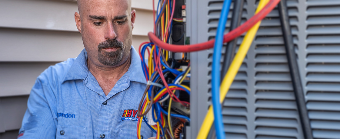 A lennox HVAC tech